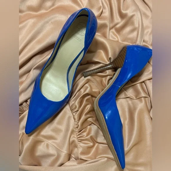 Guess Vintage Carrie Pump Vibrant Blue Patent Leather Heels Stilettos - Picture 2 of 6
